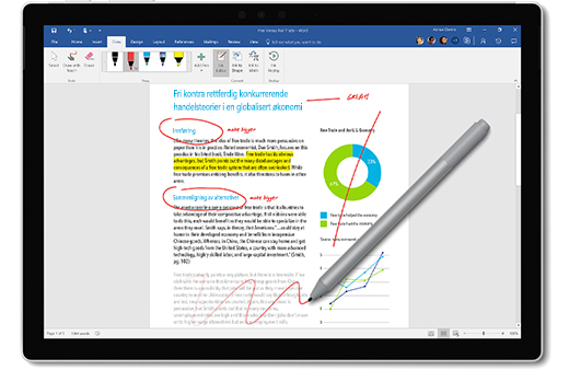 Bilde av Surface-pennen som markerer et dokument.