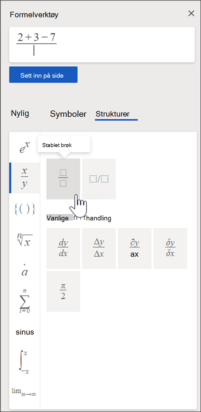 Sidepanelet i Formelverktøy, som inneholder en boks der du tegner formelen, og et bibliotek med strukturer og symboler
