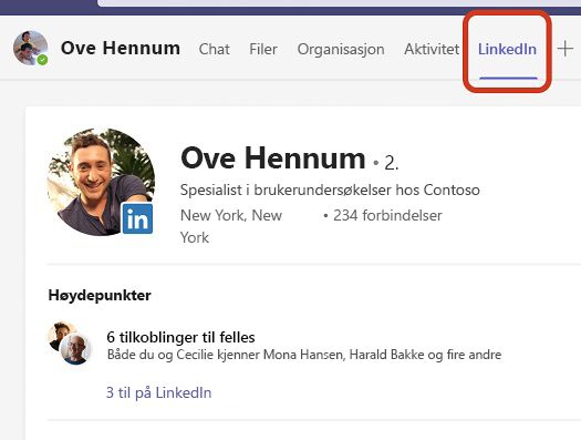 En Teams-chat. En rød boks uthever LinkedIn-fanen og detaljer om personens profil vises i chattevinduet. 