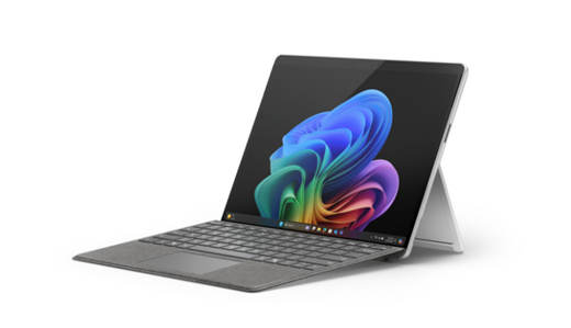 Surface Pro (11e editie) in platina.