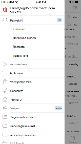 Toont de Outlook-app met het Postvak IN boven aan de lijst en de optie Groepen lager in de lijst.