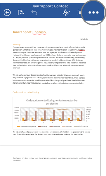 Schermafbeelding van een bestand in Word voor iOS-apparaten, met het pictogram Meer gemarkeerd.