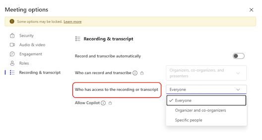 Opcje spotkania w aplikacji Teams z ustawieniem "Kto ma dostęp do nagrania lub transkrypcji" ustawioną na "Wszyscy".