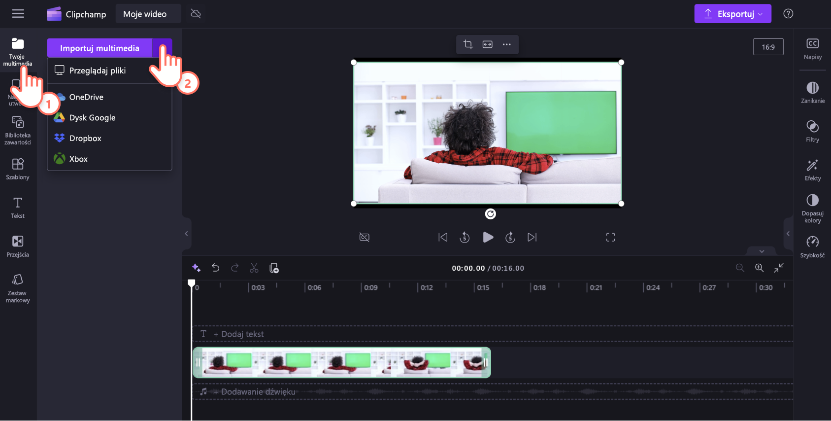 Obraz przedstawiający użytkownika aplikacji Clipchamp importującego multimedia na kartę multimediów.
