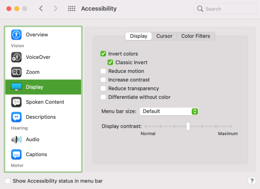 Opcja Odwróć kolory w systemie macOS.