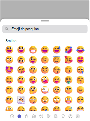 O se selecionador de reação emoji no Teams
