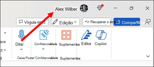 Uma imagem com uma seta vermelha apontando para o nome de usuário primário atual que está na barra de título do aplicativo em direção à parte superior direita da janela.
