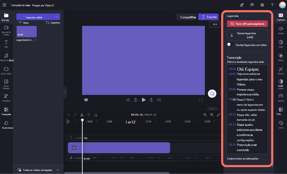 Uma imagem de um usuário editando autocapções no painel de propriedades.