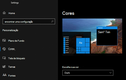 O modo escuro do Windows selecionado nas configurações de personalização de um computador.