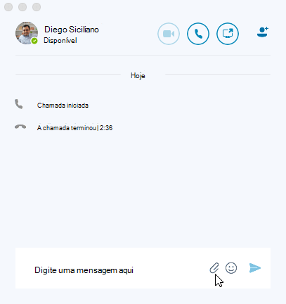 Captura de tela da janela Mensagem instantânea com o cursor sobre o ícone Enviar Arquivo.