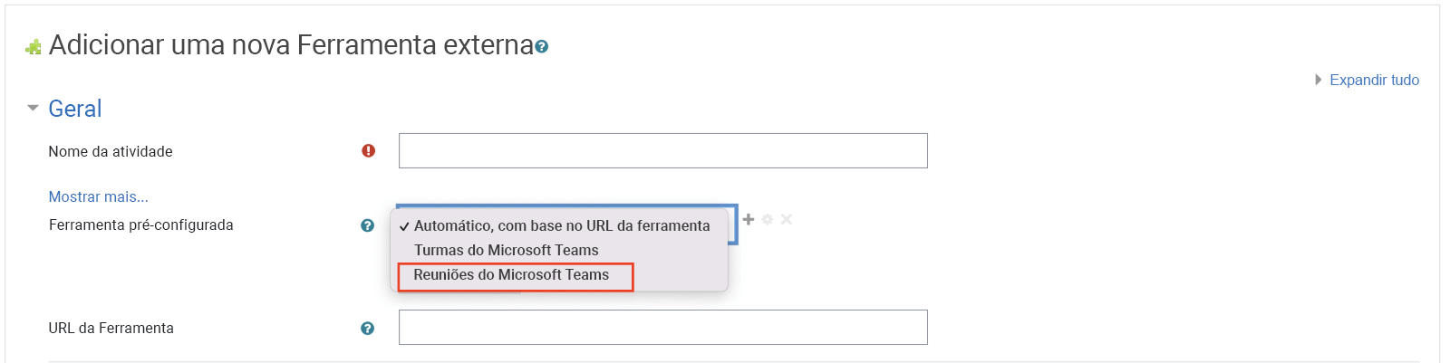 Captura de ecrã do Moodle a selecionar "Reuniões do Teams" no menu pendente da ferramenta pré-configurada.