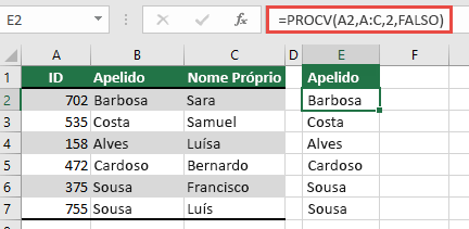 Utilize a consulta VLOOKUP tradicional com uma única referência de valor_proc: =VLOOKUP(A2;A:C;32;FALSO). Esta fórmula não devolverá uma matriz dinâmica, mas pode ser utilizada com tabelas do Excel.