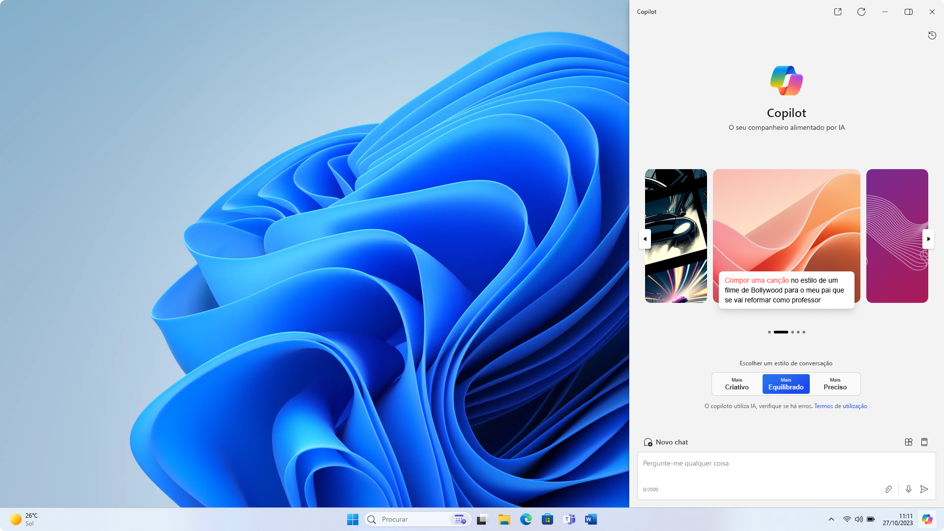 Captura de ecrã do ambiente de trabalho do Windows utilizando o tema claro com a aplicação Copilot no Windows apresentada, que corresponde ao tema.