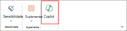 Captura de ecrã de como aceder ao botão Copilot no friso no Excel.