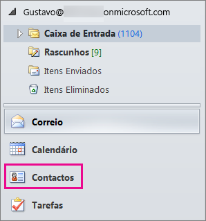 Para ver os seus contactos, selecione "Contactos" na parte inferior do menu de navegação do Outlook.