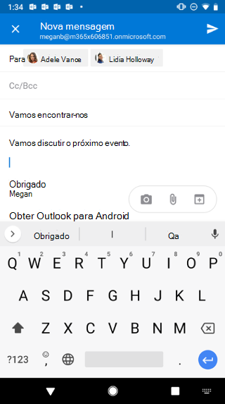 Mostra um ecrã Android com um rascunho de e-mail. Existem três botões abaixo da mensagem: Câmara, Anexo e Calendário.