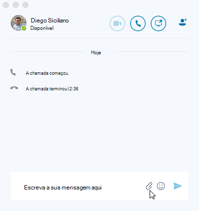 Captura de ecrã da janela de Mensagem instantânea, com o cursor sobre o ícone Enviar Ficheiro.