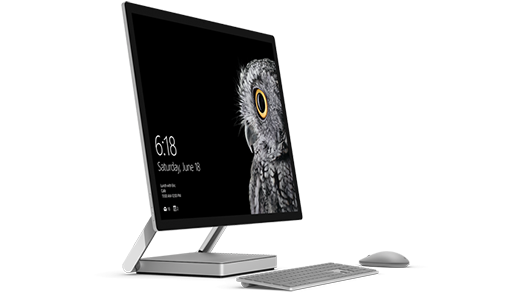 Fotografia do Surface Studio, com o Surface Mouse e Keyboard