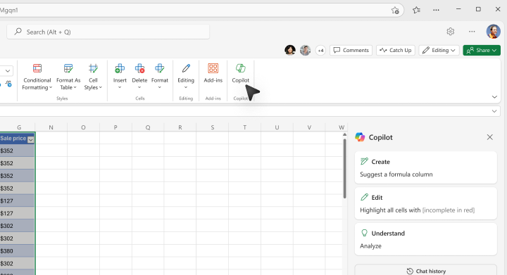 Captură de ecran cu locul de selectare a butonului Copilot în panglica Excel.