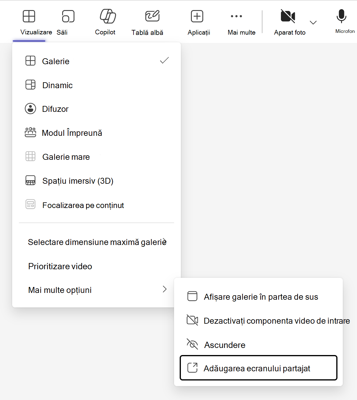 Comutatorul de vizualizări, marcat de butonul "Vizualizare" din bara de meniu a întâlnirii Teams, conține o opțiune de a adăuga un mod de afișare partajat sub submeniul "Mai multe opțiuni".