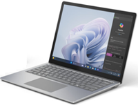 Captură de ecran cu Surface Laptop for Business cu ecranul orientat spre exterior și Copilot în Windows pe ecran.