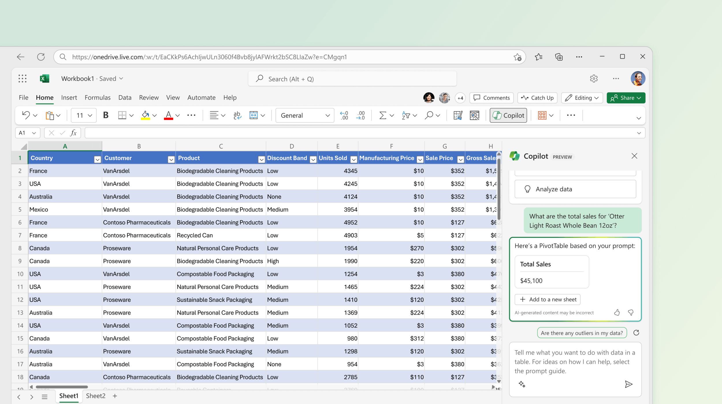 Posnetek zaslona prikazuje Copilota v Excelu, ki predlaga vrtilno tabelo na podlagi obstoječih podatkov.