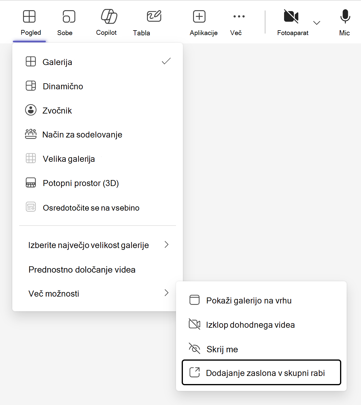 Preklopnik med pogledi, ki ga označuje gumb »Ogled« v menijski vrstici srečanja v aplikaciji Teams, vsebuje možnost za dodajanje načina prikaza v skupni rabi pod podmenijem »Več možnosti«.