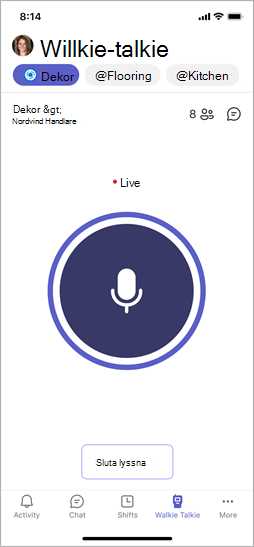 Walkie-talkieskärmen, som visar fästa kanaler och knappen Prata när användaren talar.