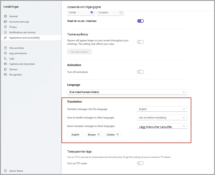 Gå till Utseende och hjälpmedel i Teams-inställningar för att justera översättningsinställningarna.