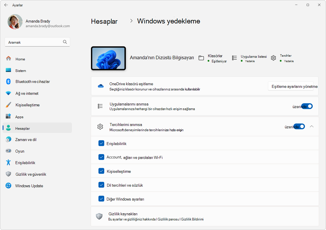 Windows 11'da Ayarlar > Hesapları > Windows yedeklemesinin ekran görüntüsü.