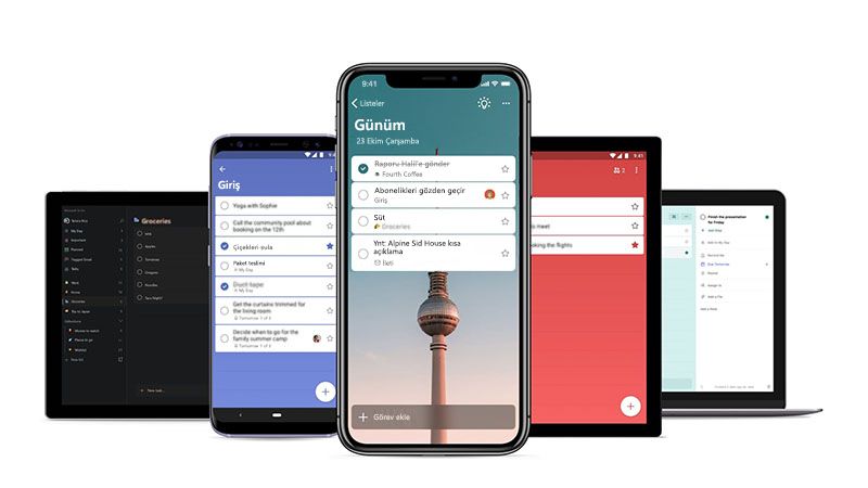 Microsoft To-Do'nun Günüm ekranını gösteren bir telefon ve tablet