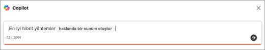 Copilot ile sunu oluşturmak için kullanılan istem girişinin ekran görüntüsü.