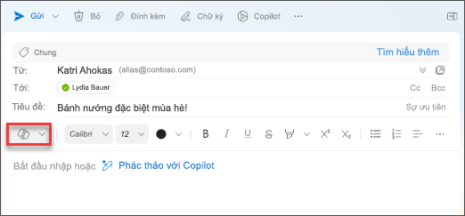 Tùy chọn menu "Bản nháp với Copilot" trong Outlook cho máy Mac.